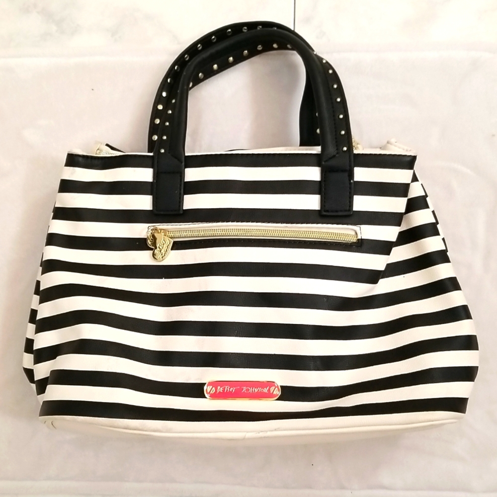 Betsey Johnson Fashion Bow Pocketbook - Picture 3 of 10